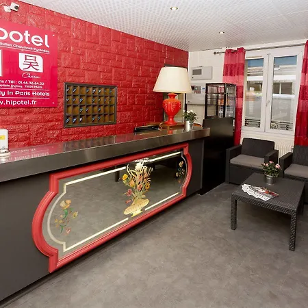 Hipotel Buttes Chaumont Belleville 3*