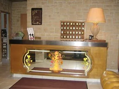Huni מלון 3*