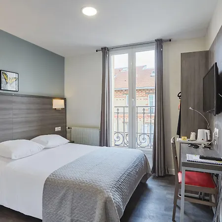 Hipotel Buttes Chaumont Belleville Hotel 3*